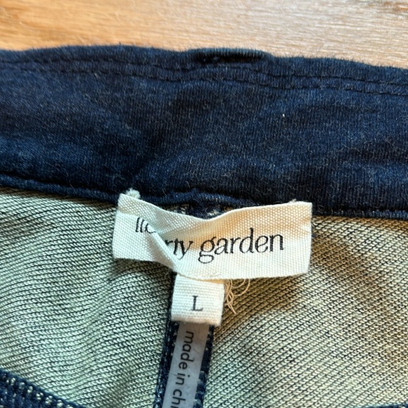 Liberty garden super stretchy jeans with leather like patches - Picture 3 of 5